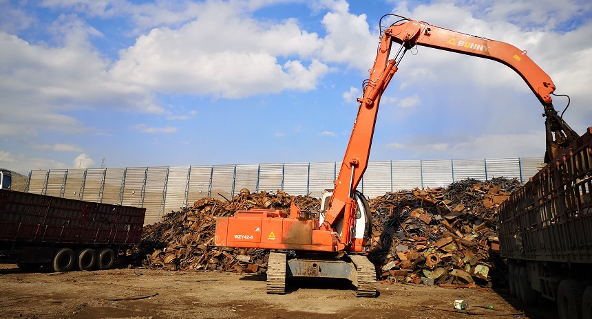 42噸抓鋼機(jī).jpg 42噸抓鋼機(jī).jpg