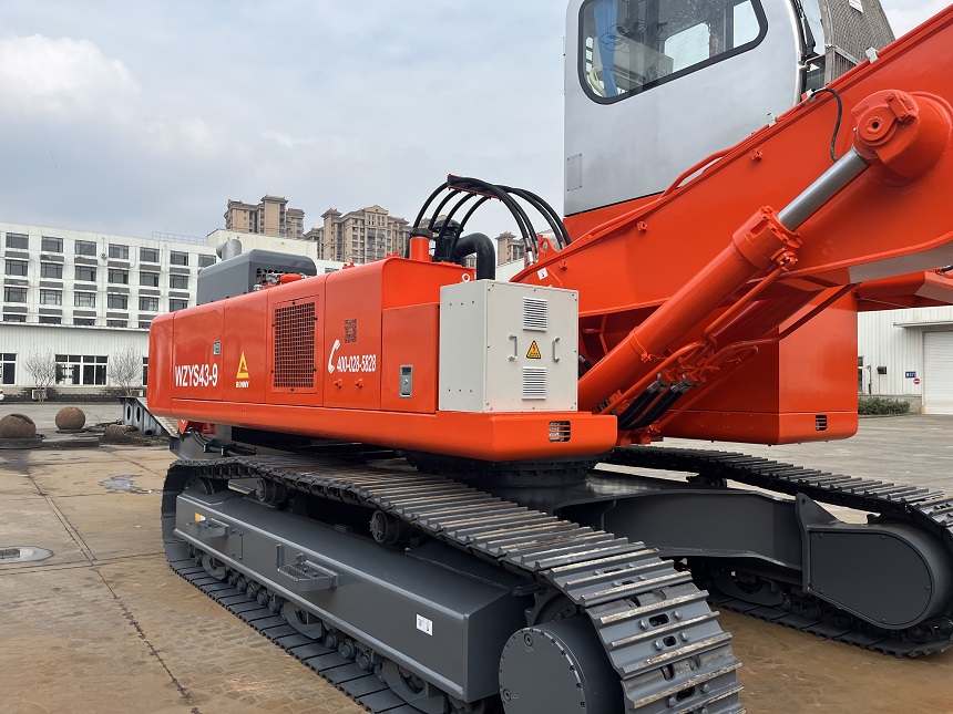 雙動(dòng)力抓鋼機(jī)結(jié)構(gòu)細(xì)節(jié)圖.jpg 雙動(dòng)力抓鋼機(jī)結(jié)構(gòu)細(xì)節(jié)圖.jpg