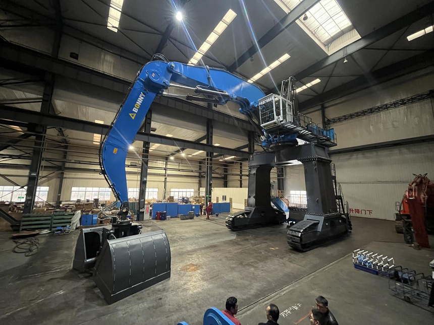 門座式抓料機.png 門座式抓料機.png