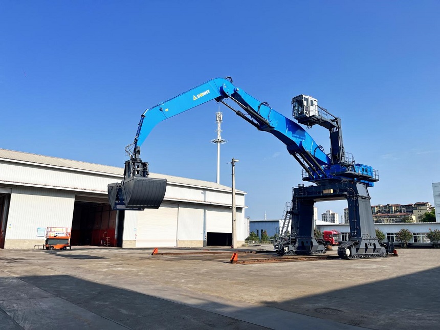 抓料機.jpg 抓料機.jpg